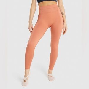 Gymshark Studio Leggings High-Waisted | Orange | L